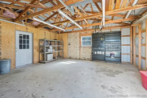 8404 Conifer Rd, Henryetta, OK 74437 photo 21