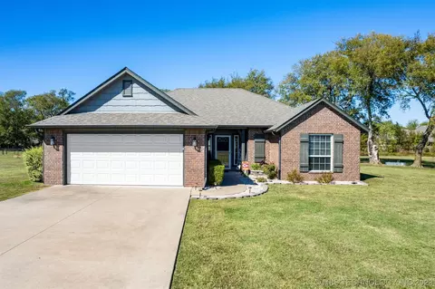11 Ranch Acres Rd, Pryor, OK 74361