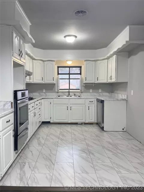 8953 E Marshall St, Tulsa, OK 74115 photo 7