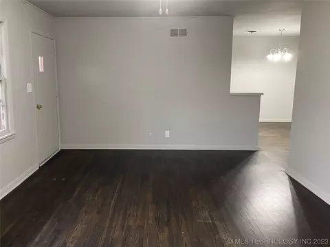 8953 E Marshall St, Tulsa, OK 74115 photo 6