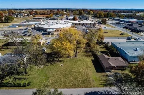 N Bailey, Pryor, OK 74361