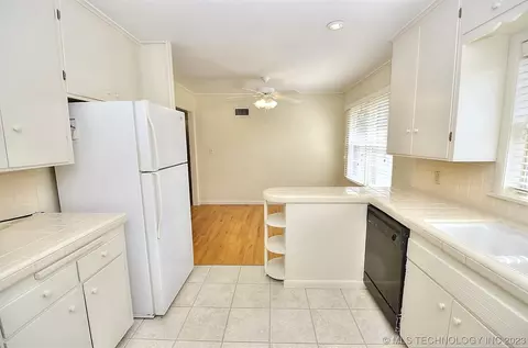 4010 E 40th St, Tulsa, OK 74135 photo 8
