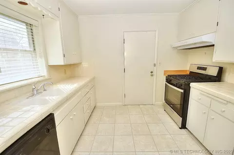 4010 E 40th St, Tulsa, OK 74135 photo 10