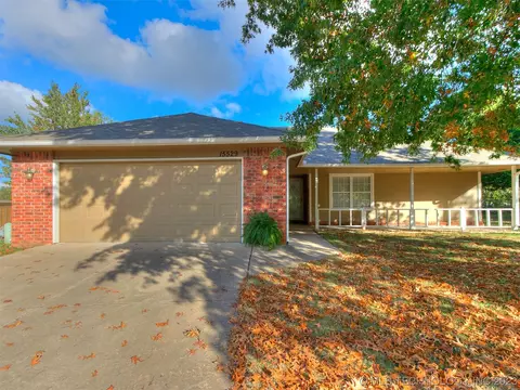 15529 S 296th East Ave, Coweta, OK 74429