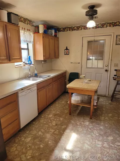 443428 E 978, Gore, OK 74435 photo 11