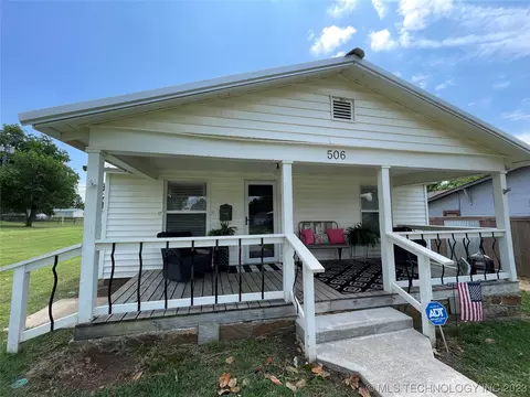 506 E Wood St, Drumright, OK 74030 photo 1