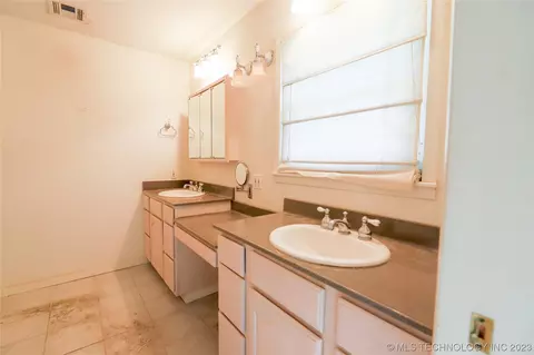 4053 E 47th St, Tulsa, OK 74135 photo 24