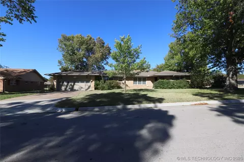 4053 E 47th St, Tulsa, OK 74135 photo 2