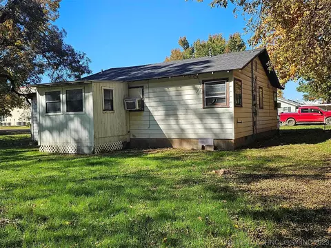 500 E Bird, Davis, OK 73030 photo 6