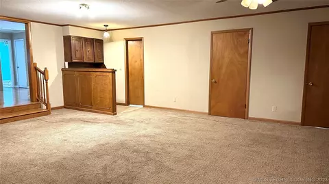 418 S 4th St, Morris, OK 74445 photo 8