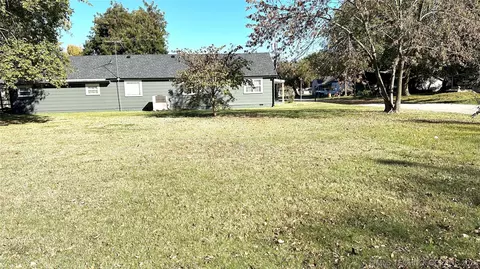 418 S 4th St, Morris, OK 74445 photo 5