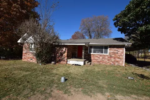 1302 N 3rd, Stilwell, OK 74960