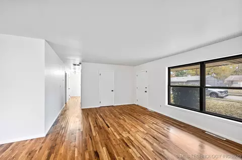 1735 E 60th St, Tulsa, OK 74105 photo 4