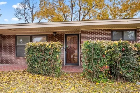 1735 E 60th St, Tulsa, OK 74105 photo 2
