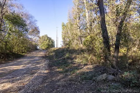 22 S 4070 Rd, Eufaula, OK 74432 photo 4