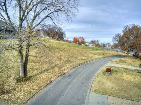 5803 E 76th Pl, Tulsa, OK 74136 photo 1