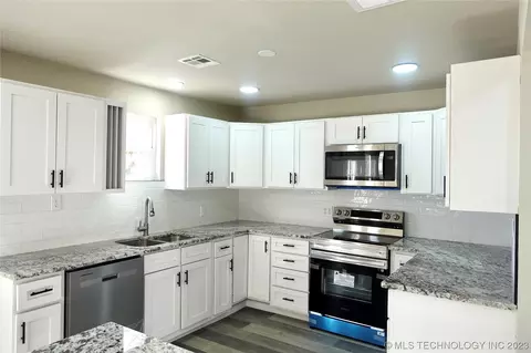 416 E Ute St, Tulsa, OK 74106 photo 7