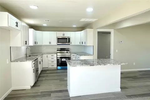416 E Ute St, Tulsa, OK 74106 photo 6