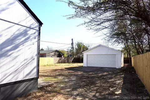 416 E Ute St, Tulsa, OK 74106 photo 2