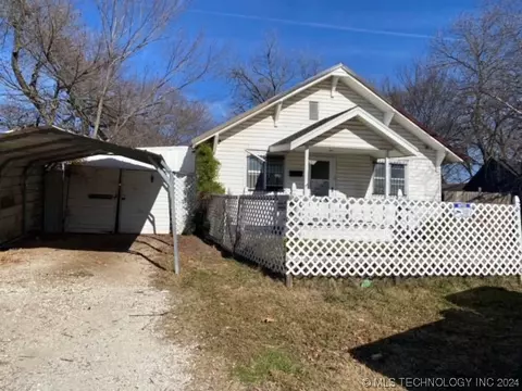 512 W 10th, Ada, OK 74820 photo 1