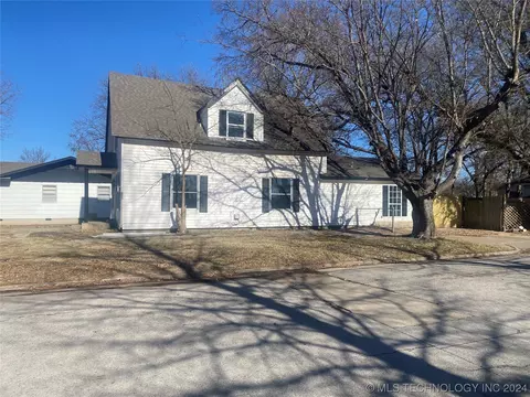19 S Bailey St, Pryor, OK 74361 photo 3