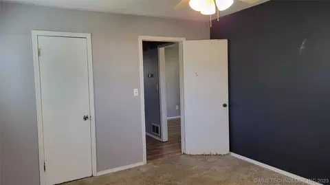 925 Howard, Ada, OK 74820 photo 11