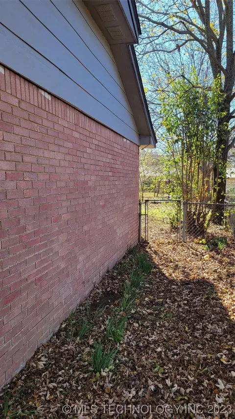 925 Howard, Ada, OK 74820 photo 25