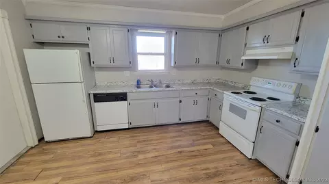 925 Howard, Ada, OK 74820 photo 6