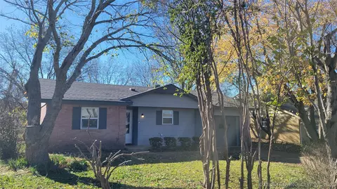925 Howard, Ada, OK 74820 photo 2