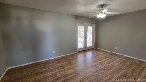 925 Howard, Ada, OK 74820 photo 4