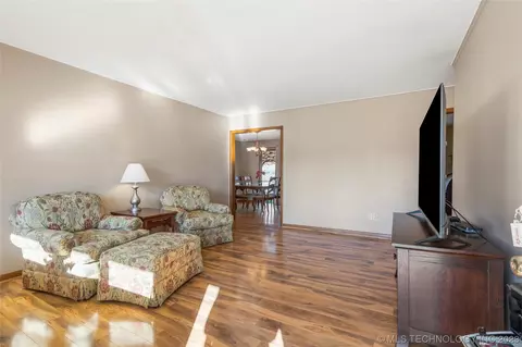 6709 E 29th St, Tulsa, OK 74129 photo 5