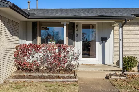6709 E 29th St, Tulsa, OK 74129 photo 4