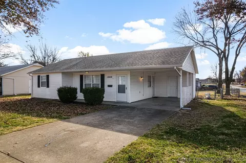 1000 SE 2nd St, Pryor, OK 74361