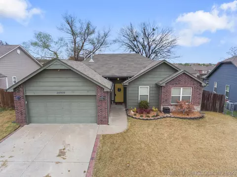 26909 E 123rd St S, Coweta, OK 74429