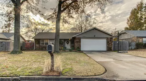 13668 S 287th East Ave, Coweta, OK 74429