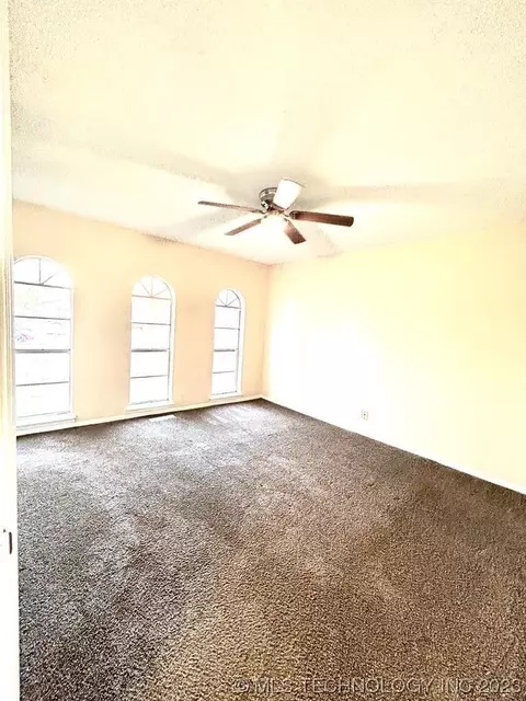 12406 E 34th St, Tulsa, OK 74146 photo 5