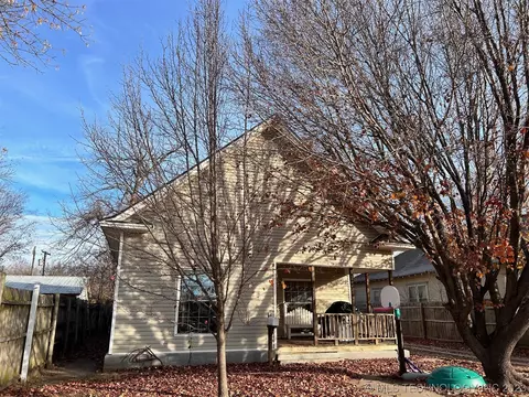 415 E 2nd St, Skiatook, OK 74070 photo 1