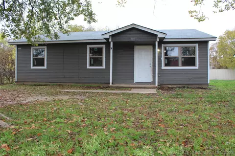 404 Ainsworth St, Caddo, OK 74729