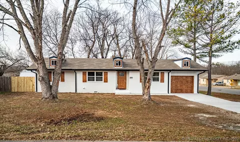 15112 S 290th East Ave, Coweta, OK 74429