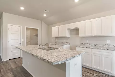 721 S Cherokee Ave, Haskell, OK 74436 photo 17
