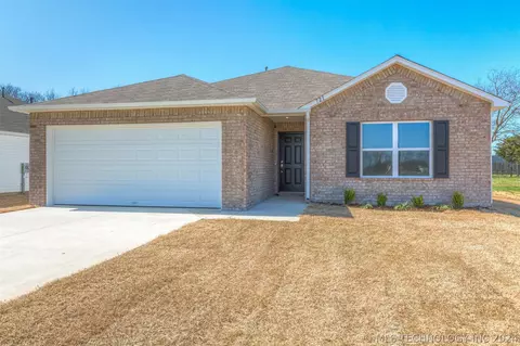 721 S Cherokee Ave, Haskell, OK 74436 photo 2