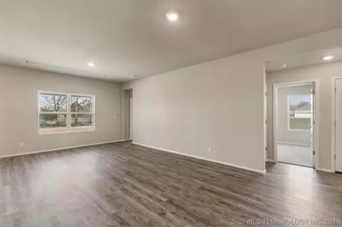 721 S Cherokee Ave, Haskell, OK 74436 photo 6