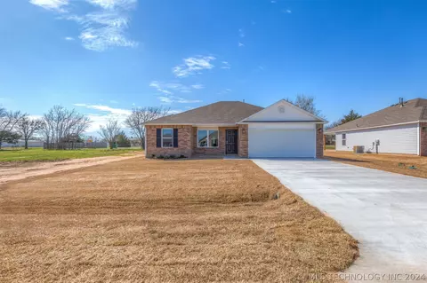 Exterior - 705 S Cherokee Ave, Haskell, OK 74436 photo 3 of 10