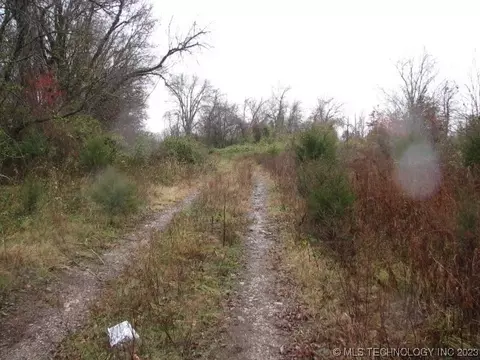 E 153rd Street S, Coweta, OK 74429