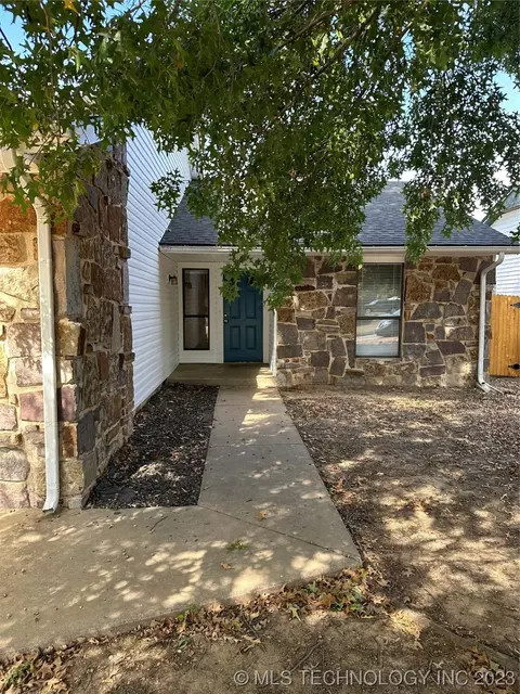 1721 E 66th St, Tulsa, OK 74136 photo 1