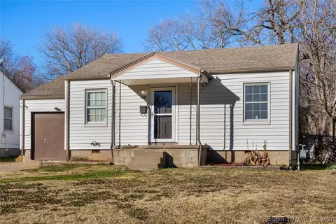 6933 E 5th Pl, Tulsa, OK 74112 photo 2