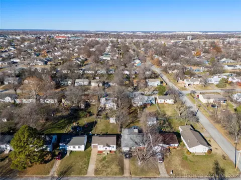6933 E 5th Pl, Tulsa, OK 74112 photo 26
