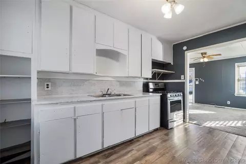 6933 E 5th Pl, Tulsa, OK 74112 photo 10
