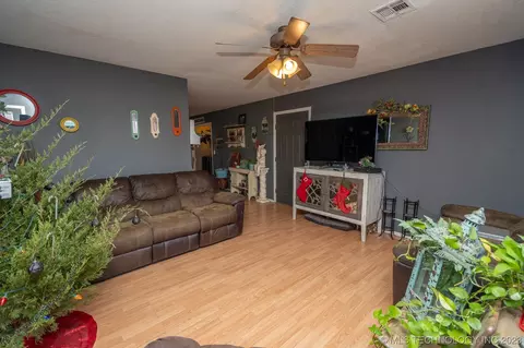 902 Knapp Ave, Warner, OK 74469 photo 32
