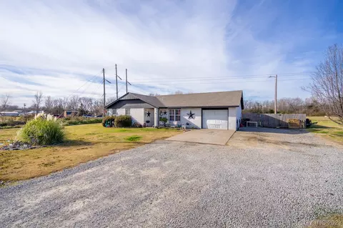 902 Knapp Ave, Warner, OK 74469 photo 2